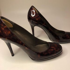 STUART WEITZMAN | Cognac Tartaruga “Platswoon”